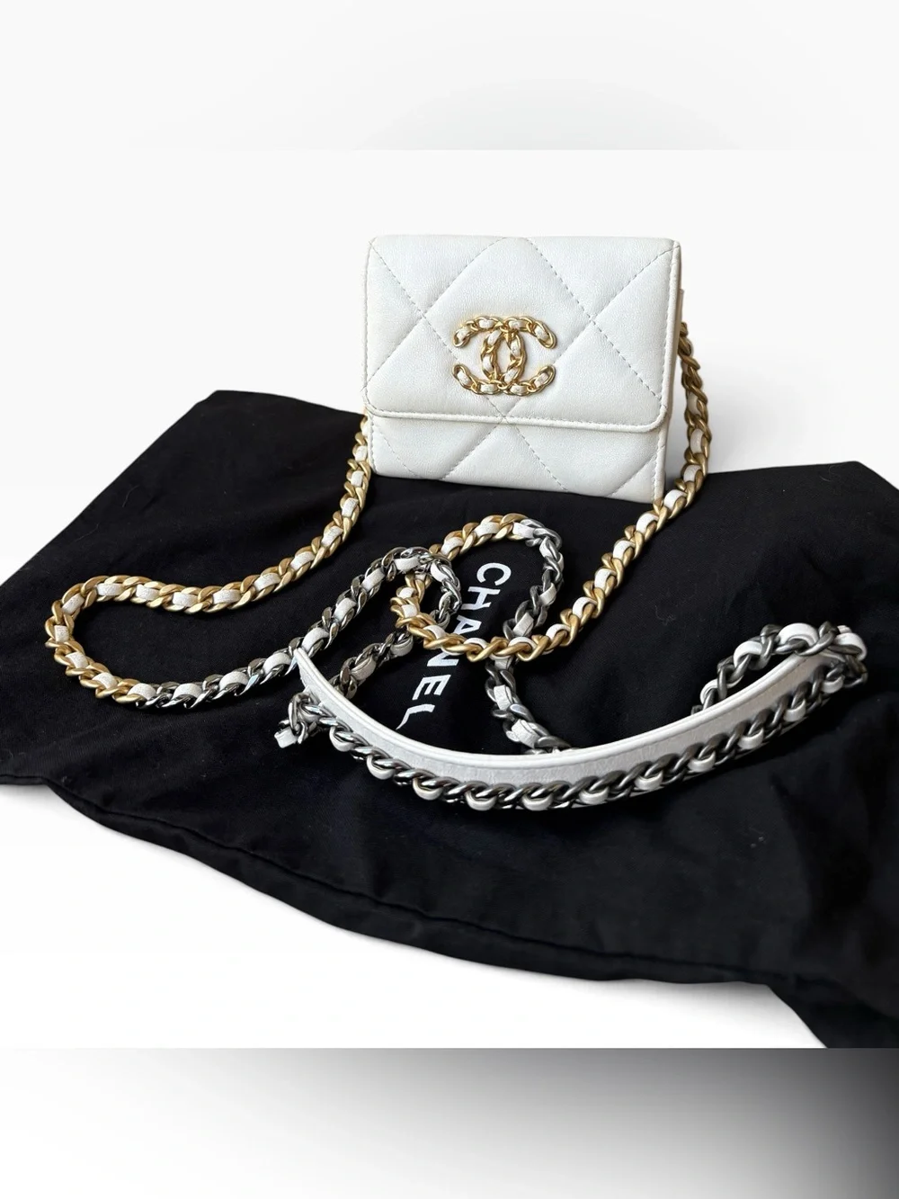CHANEL 19 O-Coin Purse White Chain Crossbody